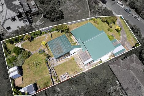 Photo of property in 25 Miles Crescent, Newlands, Wellington, 6037