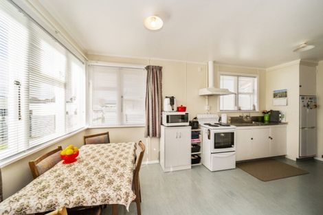 Photo of property in 83 Manawapou Road, Hawera, 4610