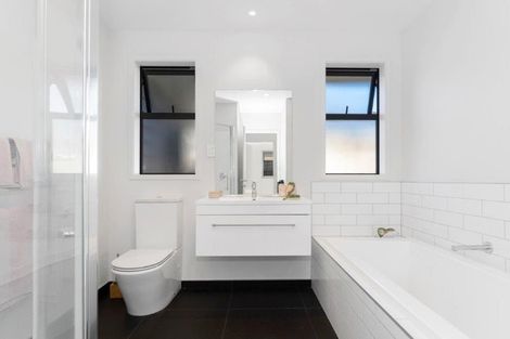 Photo of property in 32 Rotomanu Place, Pyes Pa, Tauranga, 3112