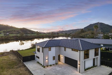 Photo of property in 92 Great South Road, Pokeno, 2402