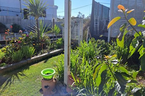 Photo of property in 288 Marine Parade, New Brighton, Christchurch, 8061