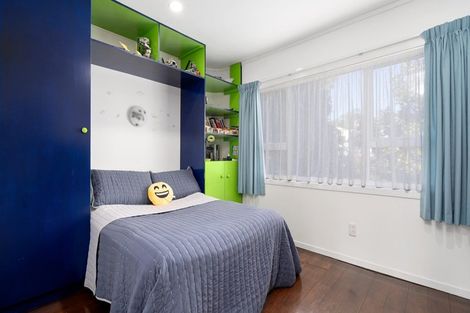 Photo of property in 19 Alberta Road, Glen Avon, New Plymouth, 4312