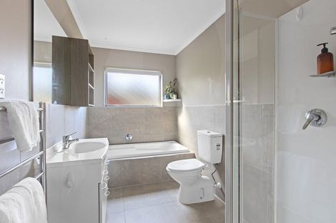 Photo of property in 57a Gledstane Road, Stanmore Bay, Whangaparaoa, 0932