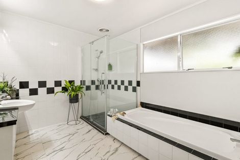 Photo of property in 2/12a Mcdowell Crescent, Hillcrest, Auckland, 0627