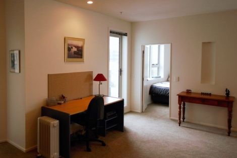 Photo of property in Stadium Garden Flats, 401/107 Thorndon Quay, Pipitea, Wellington, 6011