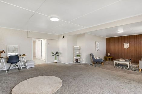 Photo of property in 94 Driver Crescent, Cannons Creek, Porirua, 5024