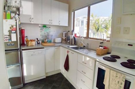 Photo of property in 2/3 Rahopara Street, Castor Bay, Auckland, 0620