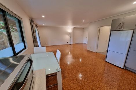 Photo of property in 22 Learmonth Avenue, Birkenhead, Auckland, 0626