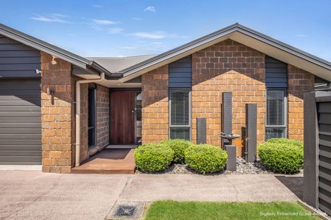 Photo of property in 8 Farleigh Close, Huntington, Hamilton, 3210