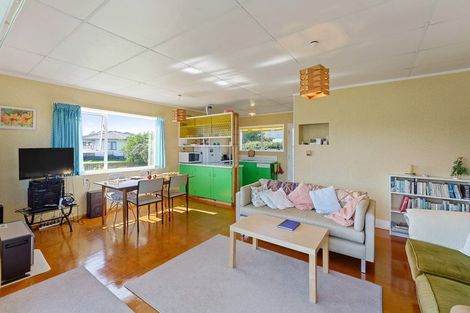 Photo of property in 70 William Street, Waikanae Beach, Waikanae, 5036