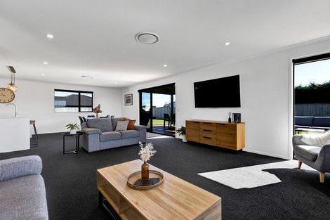 Photo of property in 38 County Drive, Hawera, 4610