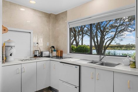 Photo of property in 16 Riverview Place, Waipu, 0582