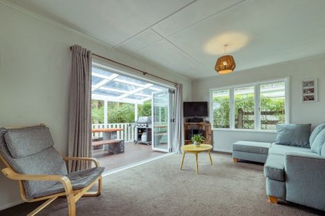 Photo of property in 213 Motutara Road, Muriwai, Waimauku, 0881