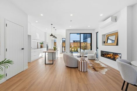 Photo of property in 102e Te Oneroa Way, Long Bay, Auckland, 0630