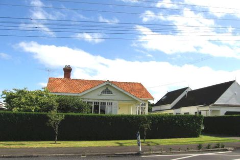 Photo of property in 9 Frater Avenue, Milford, Auckland, 0620
