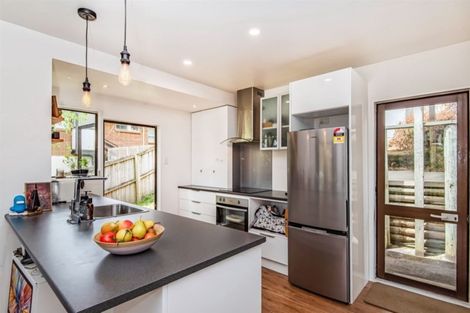 Photo of property in 2/16 Mistletoe Place, Browns Bay, Auckland, 0630