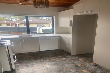 Photo of property in 17 Oakmont Place, Wattle Downs, Auckland, 2103