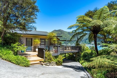 Photo of property in 253 Queen Charlotte Drive, Havelock, Picton, 7281