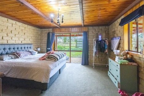 Photo of property in 872 Pourerere Road, Omakere, Waipawa, 4271