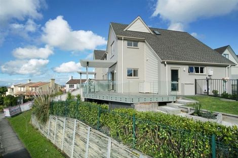 Photo of property in The Rise, 22 Hatfield Place, Albany Heights, Auckland, 0632