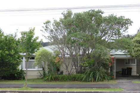 Photo of property in 54 Beach Haven Road, Beach Haven, Auckland, 0626
