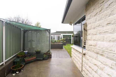 Photo of property in 28 Cedar Crescent, Feilding, 4702