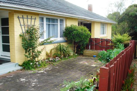Photo of property in 2/8 Jennifer Place, Papatoetoe, Auckland, 2025