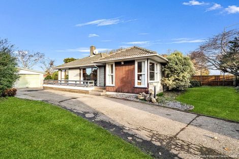 Photo of property in 17 Masham Road, Broomfield, Christchurch, 8042