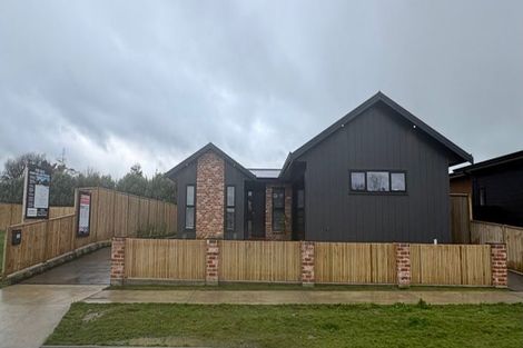 Photo of property in 14 Parkside Avenue, Maewa, Feilding, 4702