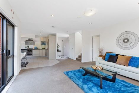 Photo of property in 3155a Great North Road, New Lynn, Auckland, 0600