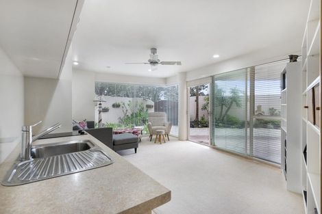 Photo of property in 20 Pacific Parade, Army Bay, Whangaparaoa, 0930