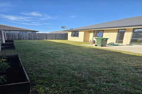 Photo of property in 9 Te Piriti Road, One Tree Point, 0118