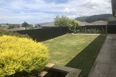 Photo of property in 86 Sunstone Crescent, Timberlea, Upper Hutt, 5018