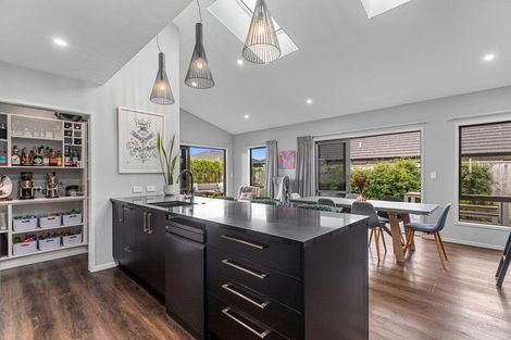 Photo of property in 27 Te Kio Crescent, Papamoa Beach, Papamoa, 3118