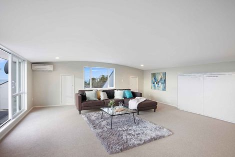 Photo of property in 132 Major Hornbrook Road, Mount Pleasant, Christchurch, 8081