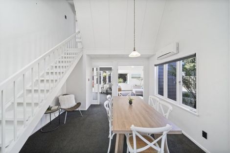 Photo of property in 1/195 Fisher Parade, Farm Cove, Auckland, 2012