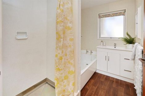 Photo of property in 2/16 Oxley Avenue, St Albans, Christchurch, 8014