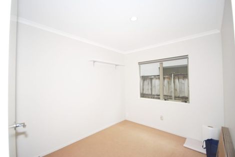 Photo of property in 11 Lilybank Crescent, East Tamaki, Auckland, 2013