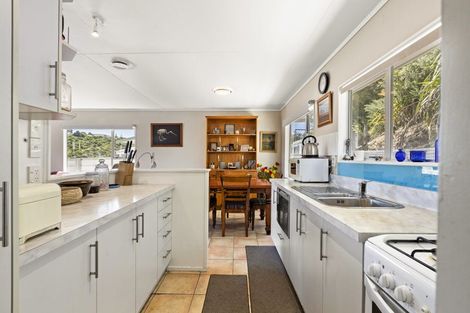 Photo of property in 7 Takanini Grove, Stokes Valley, Lower Hutt, 5019