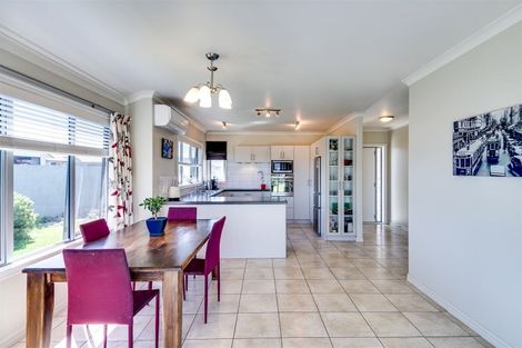 Photo of property in 4 Highgrove Place, Waipukurau, 4200