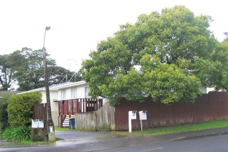 Photo of property in 2/50 Reynella Drive, Massey, Auckland, 0614