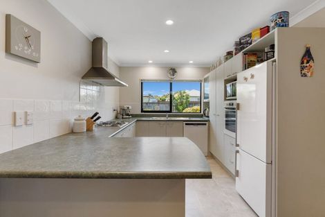 Photo of property in 7 Aburoc Place, Paraparaumu Beach, Paraparaumu, 5032