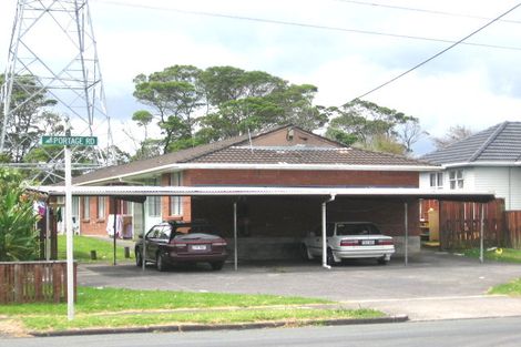 Photo of property in 3/76 Portage Road, New Lynn, Auckland, 0600