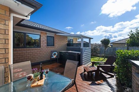 Photo of property in 49g Martyn Street, Waiuku, 2123