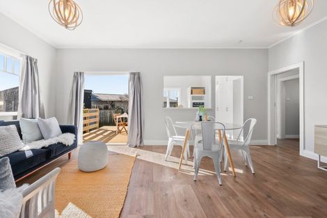 Photo of property in 5 York Street, Moera, Lower Hutt, 5010