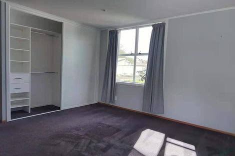 Photo of property in 4 Springbank Lane, Te Atatu Peninsula, Auckland, 0610