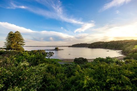 Photo of property in 56 Grand View Road, Leigh, 0985