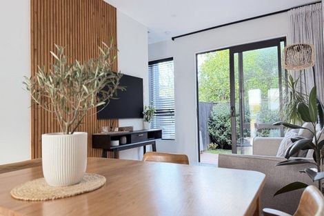 Photo of property in 4/47 Beach Road, Te Atatu Peninsula, Auckland, 0610