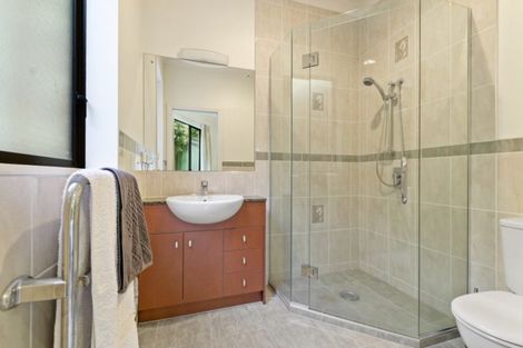 Photo of property in 44 Grammar School Road, Pakuranga, Auckland, 2010