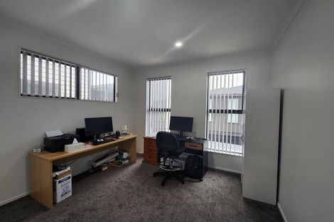 Photo of property in 2 Vanni Lane, Pahurehure, Papakura, 2113